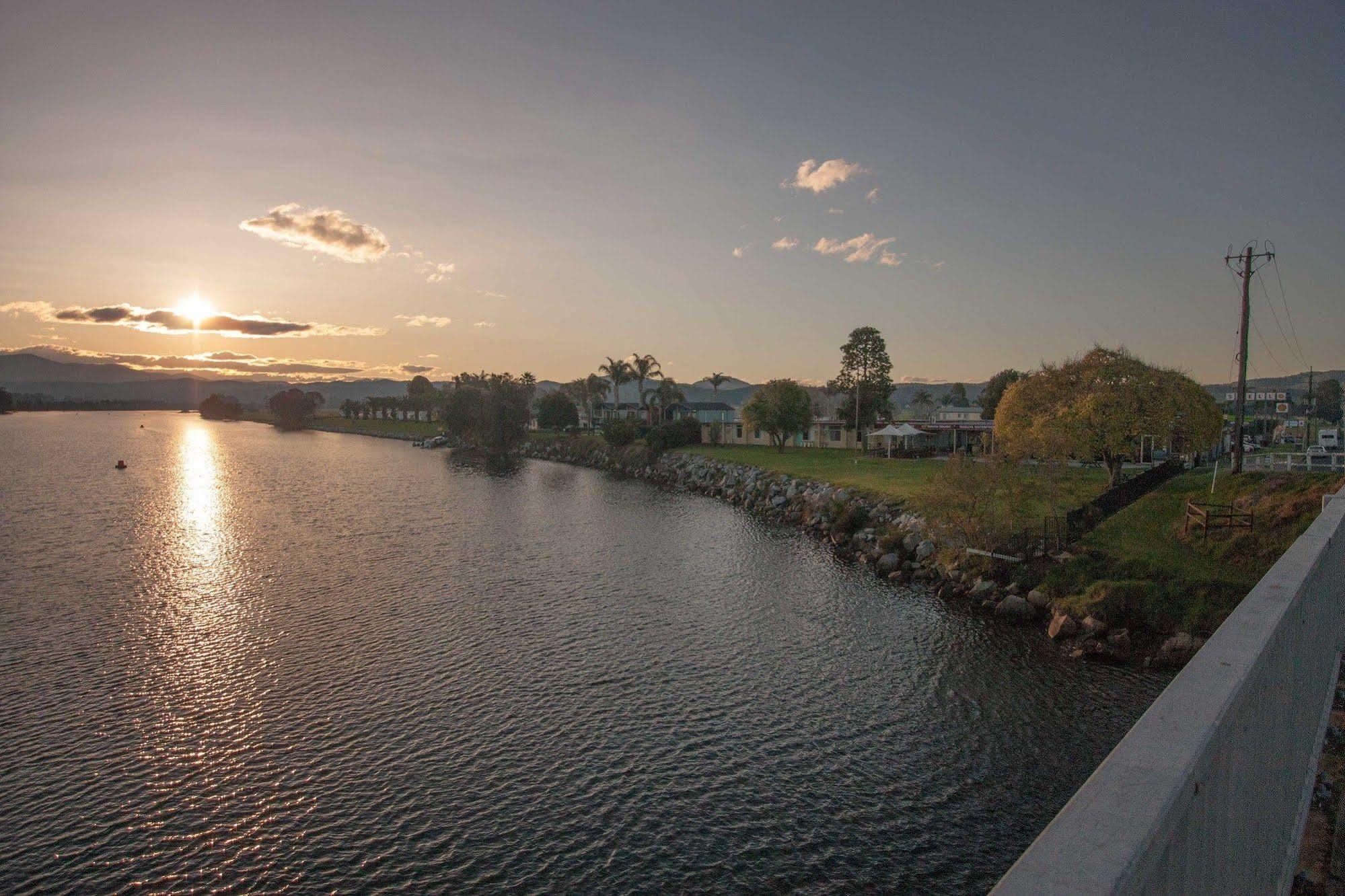 Moruya Waterfront Hotel Motel Exterior foto